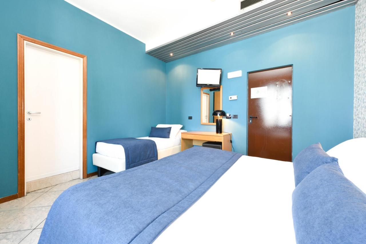Hotel Aurora Десенцано дел Гарда Екстериор снимка